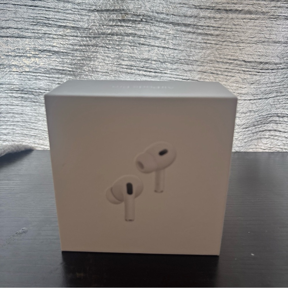Apple White Wireless Earbuds